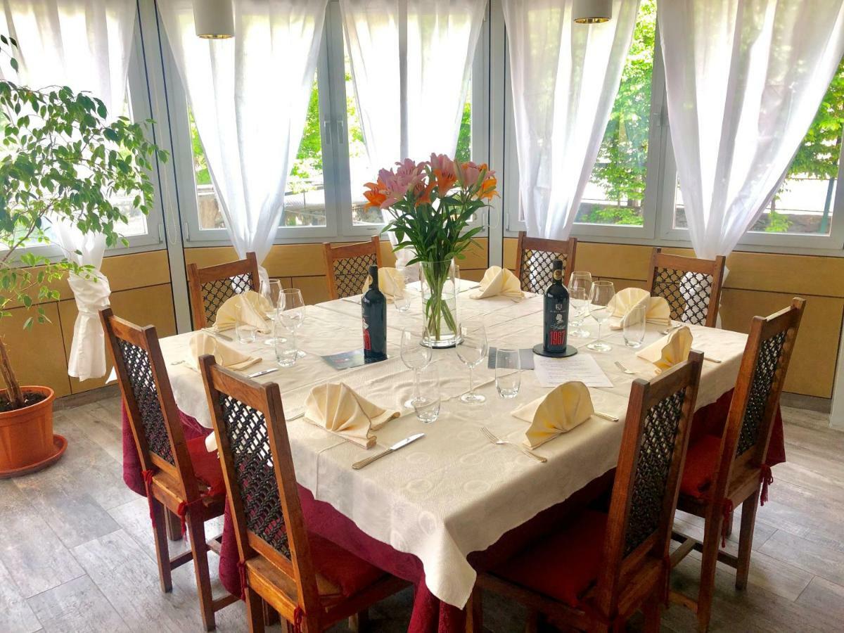 Hotel Della Posta Biasca Bagian luar foto